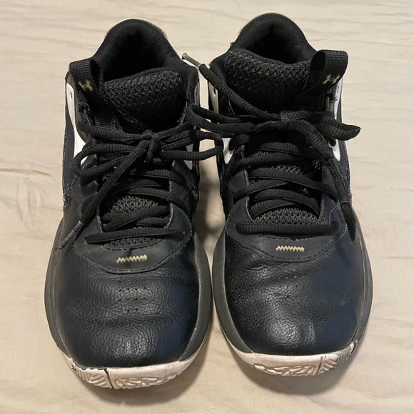 Under Armour Grade School UA Lockdown 6 Basketball Shoes Sneaker Size 5 Boys - Picture 4 of 9